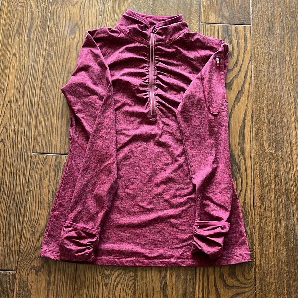 Kirkland Signature athletic zip sweater. Zipper on side arm. Prestige condition.